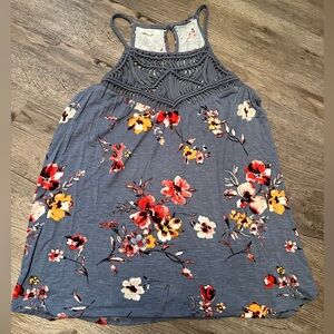 Maurice’s tank top